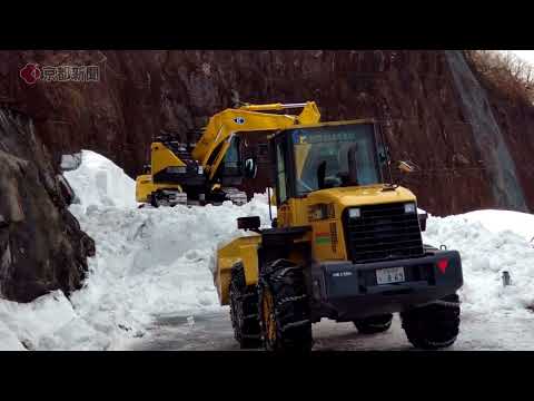 滋賀・伊吹山ドライブウェイで進む除雪作業(2025年4月3日 滋賀県米原市・岐阜県関ケ原町)Snow removal work in progress on Ibukiyama Driveway