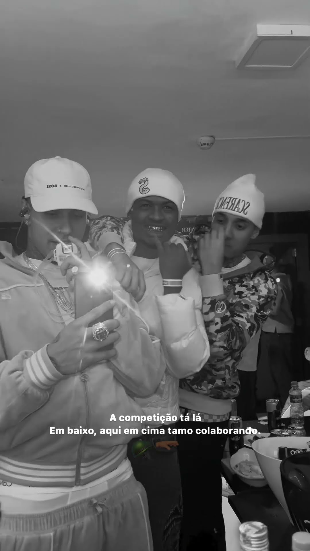 A competição tá lá Em baixo, aqui em cima tamo colaborando ??? @VEIGH @niink11 @og.azinho @ghard