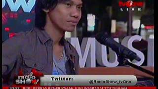 Sheila On 7 - Hujan turun ( Live RadioShow - 20 januari 2012 )