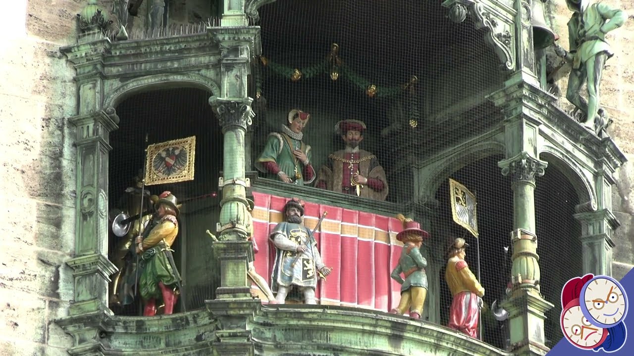 Часы Rathaus-Glockenspiel в Мюнхене имеют красочный анимированный дисплей.