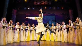 Azeri dance - so rhythmic and expressive... Resimi