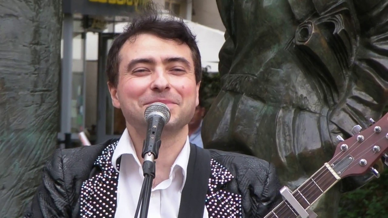 Певец Павел Пикалов - концерт на Старом Арбате (Фестиваль УЛИЧНЫЙ ...