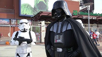 SEA@PHI: Darth Vader and Stormtroopers enter ballpark