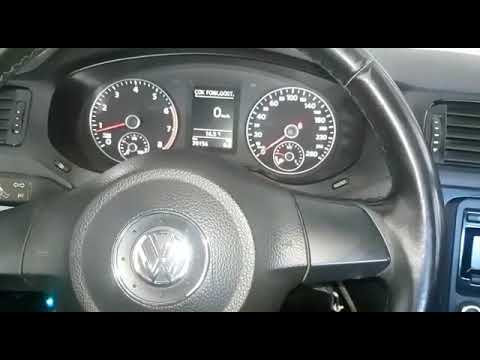 Video: 2012 Volkswagen Jetta'daki bakım ışığını nasıl sıfırlarsınız?