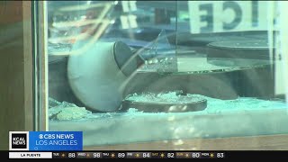 Pasadena police searching for robbers that pepper sprayed jeweler