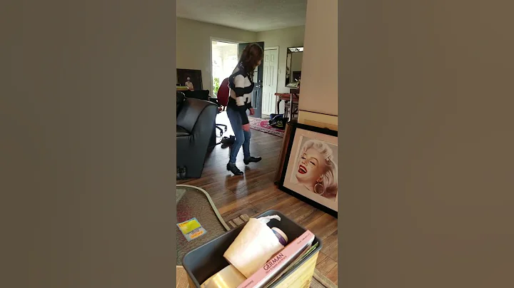 Tiny Portuguese Tap Dancer