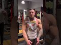 CZY WARTO ROBIĆ KAPTURY? 🤔 #kaptury #trening #siłownia #shrugs #gymtips #fitness #shorts