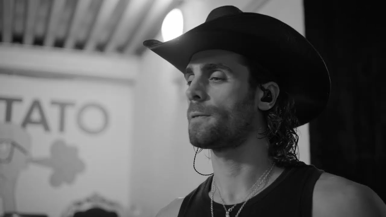 Mario Ermito - Entre sombras y Luz (official video)