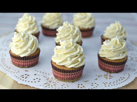 vanilla-cupcakes-with-vanilla-buttercream-frosting---how-to-make-homemade-cupcakes-from-scratch