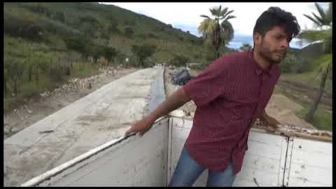 La Pavimentacion De La Carretera  Del Cerro La Mon...