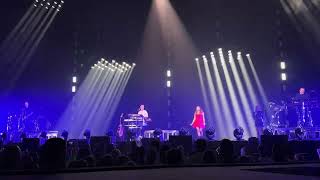 Download Lagu Linda's medley at Unstoppable - Regi, Linda and friends - Afas Dome October 24th. MP3 Download Lagu Linda's medley at Unstoppable - Regi, Linda and friends - Afas Dome October 24th. MP3