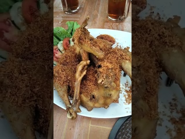 Ayam ingkung rempah class=