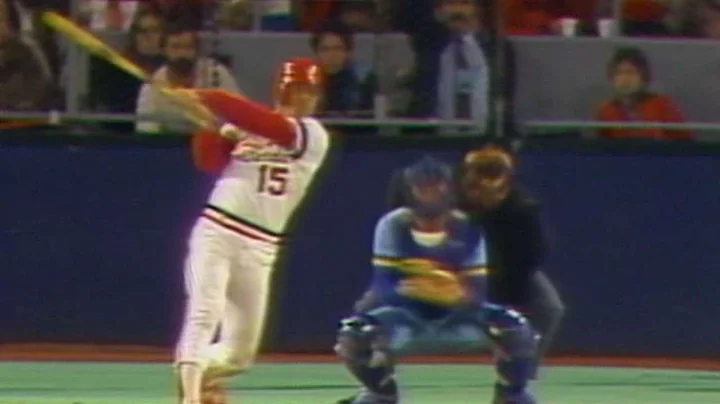 1982 WS Gm2: Porter doubles in two to tie the game
