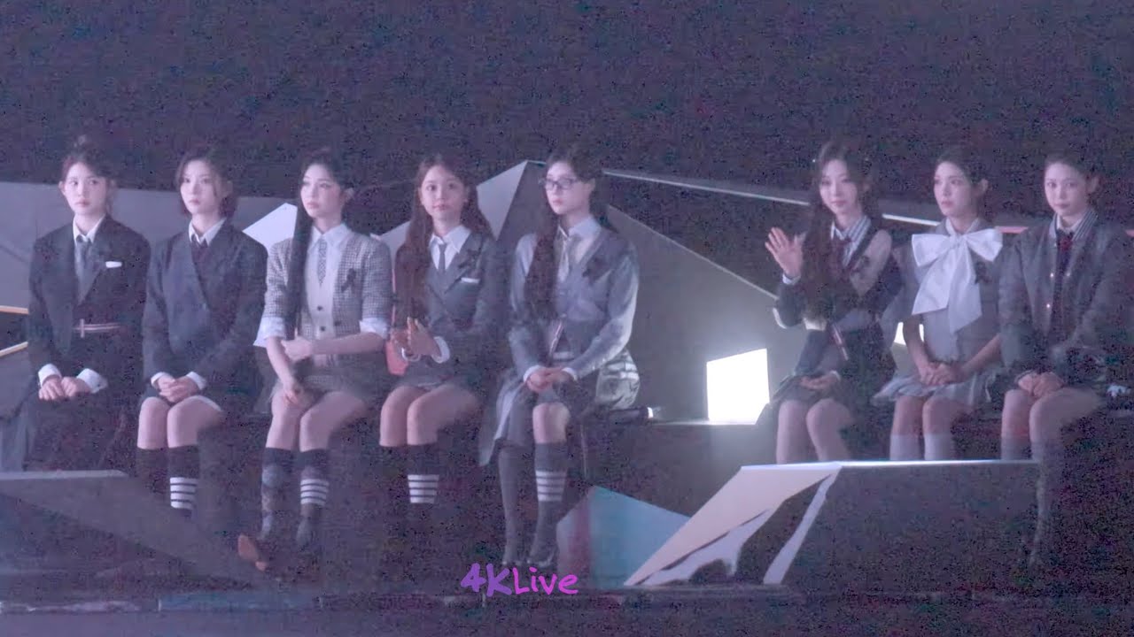 Hearts2Hearts 하츠투하츠 at Guest Seats before K-Beauty Artist Award - MAMA Day2 251129