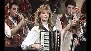 Wolfgang Lindner u.s Stadlmusikanten mit Chor - Ein schloss am wörthersee