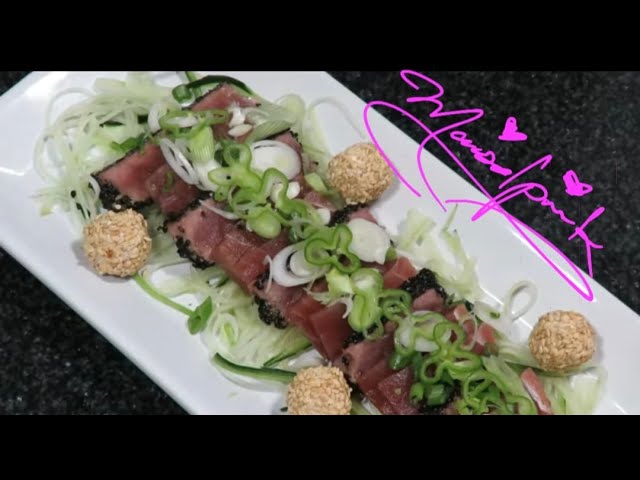 Sushi sashimi de atún/Atún sellado en ajonjolí, con pepino y perlas de queso crema/Marisolpink