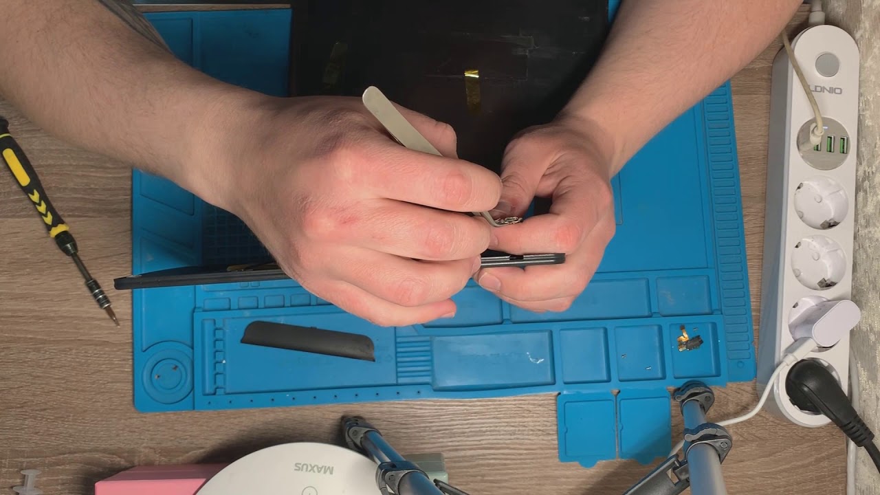 Ремонт планшета Assistant AP-107G - YouTube