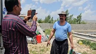 Moghadam sells some fish to solve some of his friend Hamza's problems