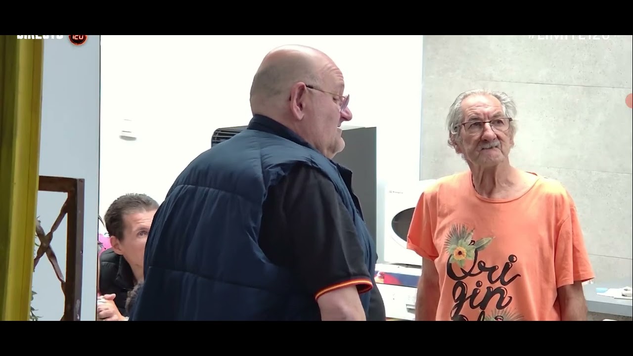 PAJARO AZUL SE CABREA POR LA COMIDA DE LIMITE 120 LEYENDAS DE INTERNET 