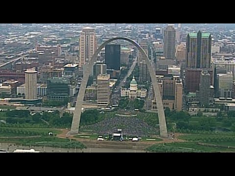 Stanley Cup Championship Parade in St. Louis - YouTube