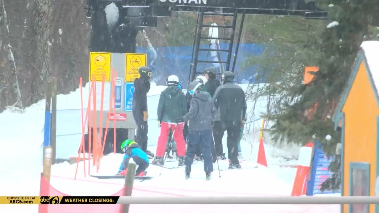 SKIERS AND SNOWBOARDERS ENJOY FIRST SNOWFALL AT YAWGOO VALLEY SKI AREA