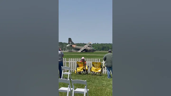 Only flying C-123K Provider almost crashes at Geneseo New York airshow #thunderpig #c123k #save - DayDayNews