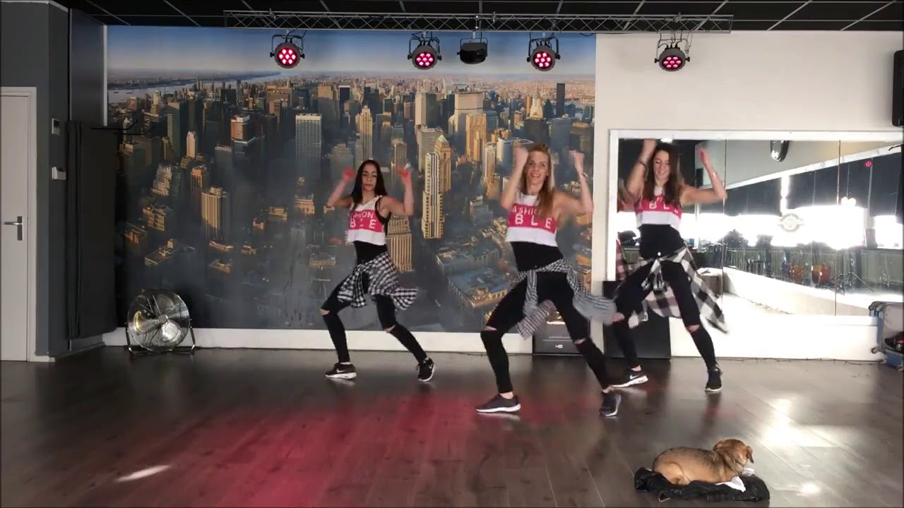 Dancing girls YouTube