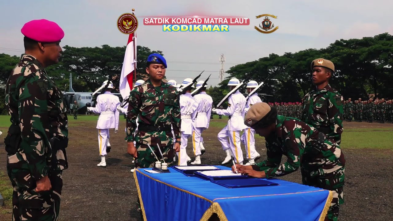 Upacara Penutupan DIKLATSARMIL KOMCAD MATRA LAUT III TA 2025 