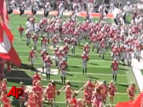 Raw Video: Mascot's Tussle at Ohio State Game