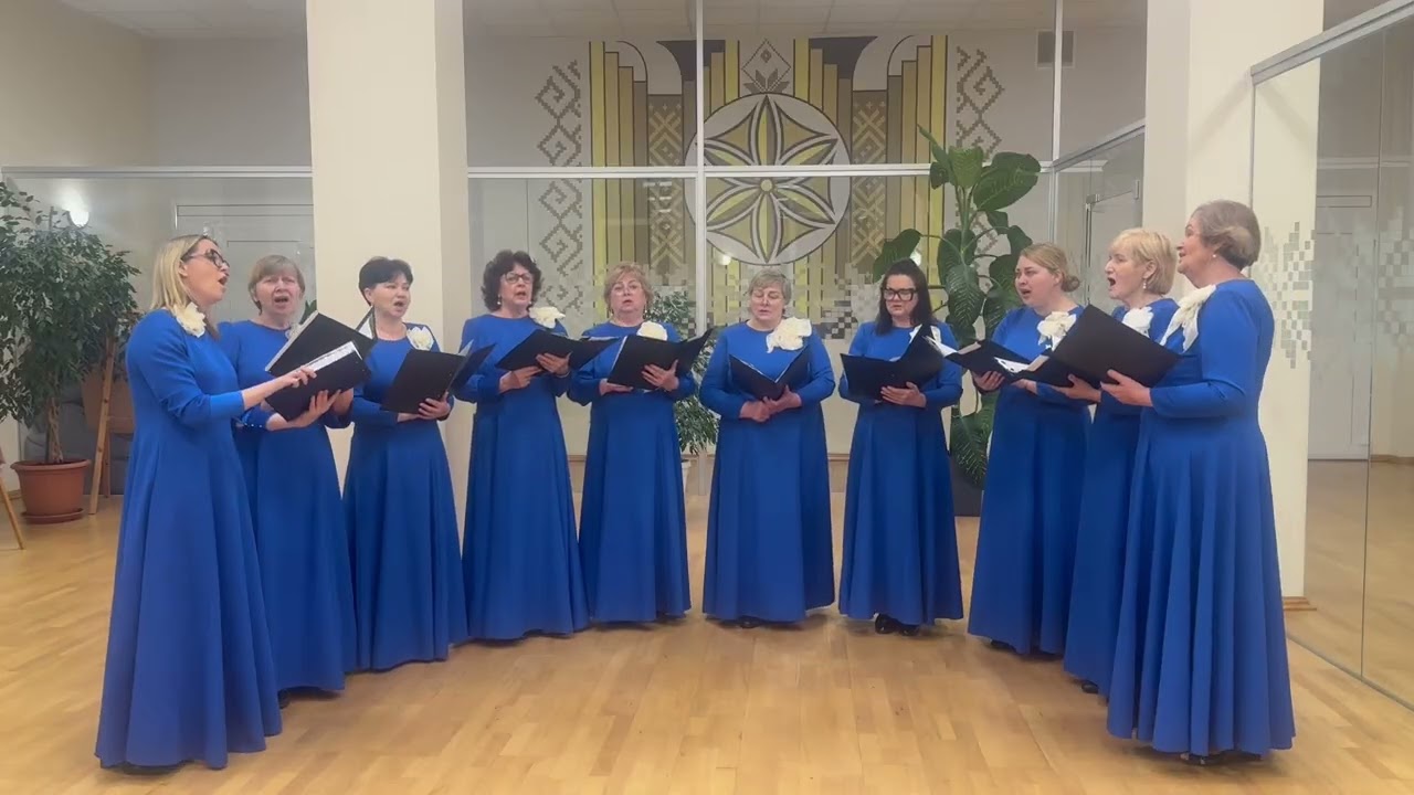 Kybartų kultūros centro moterų vokalinis ansamblis “Vaivora”.