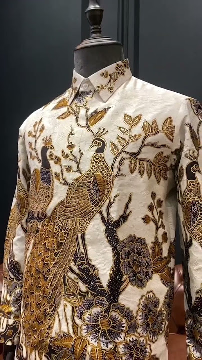 Batik sutra putih   tinta emas?? 🤩✨ #batiktulis #batik #kemejabatik