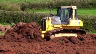 Levelling with Komatsu - 'Dozing the Red Stuff!