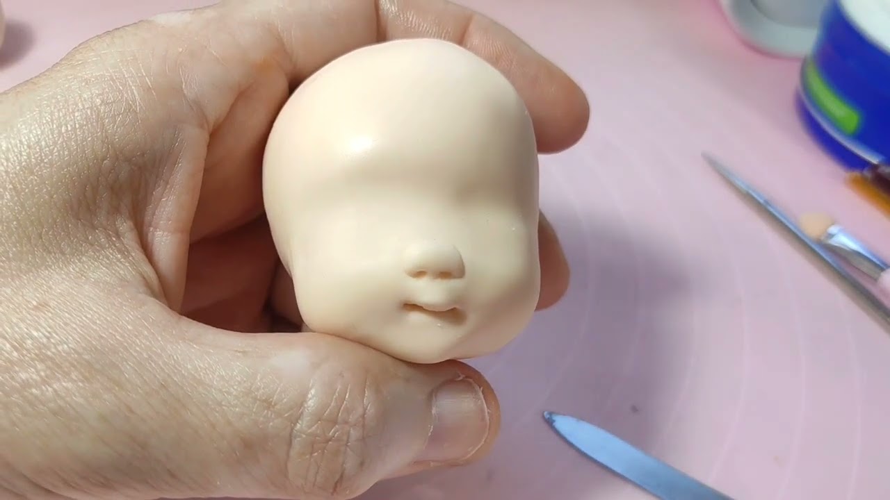 CÓMO MODELAR una BOCA con porcelana fría