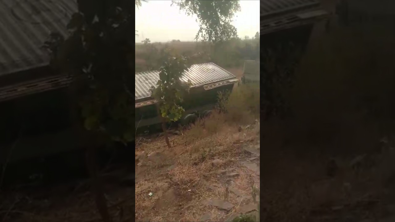 aaj 4 truck ke sath kya hadsha hua hai aap log bhi dekh lo