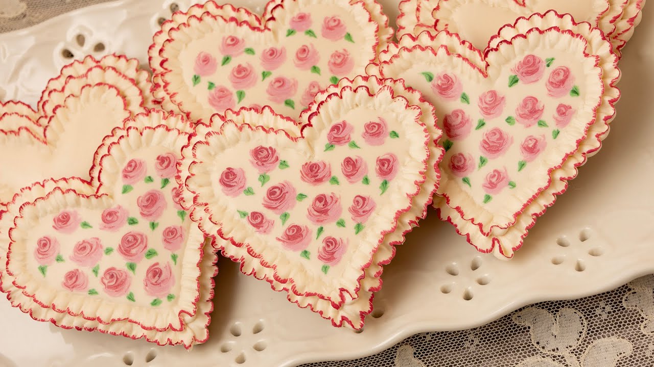 How To Make Ruffle Heart Cookies With Wet on Wet Roses for Valentine's Day