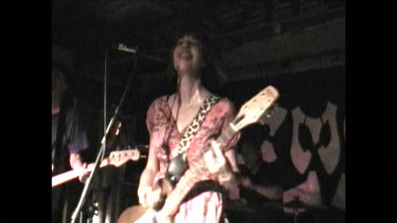 THE MUFFS "Oh Nina" at Emo's, Austin, Tx. July 23, 2000
