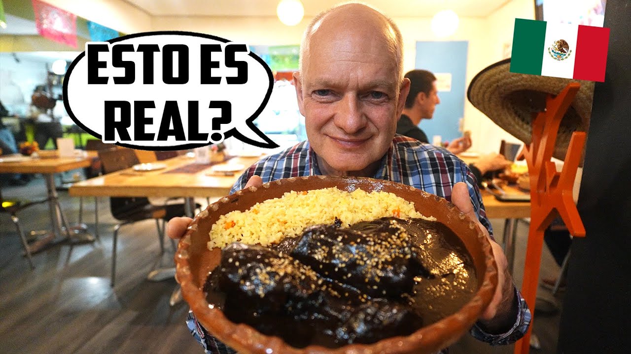 😱 PAPÁ RUSO ESTÁ EN SHOCK al PROBAR MOLE POR PRIMERA VEZ en MÉXICO 🇲🇽