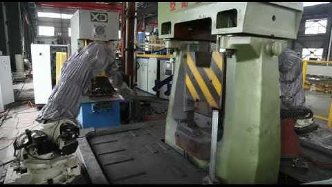 CNC forging hammer automatic production line with robots