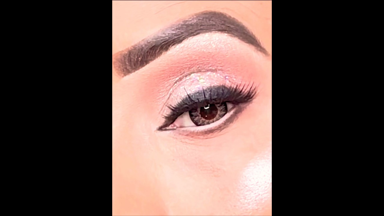Glittery eyeshadow tutorial step by step #eyeshadow #eyemakeup#youyubeshort#viralvideo