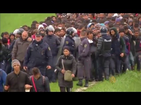 النمسا تعتزم تعيين 450 جنديا إضافيا لضبط تدفق اللاجئين