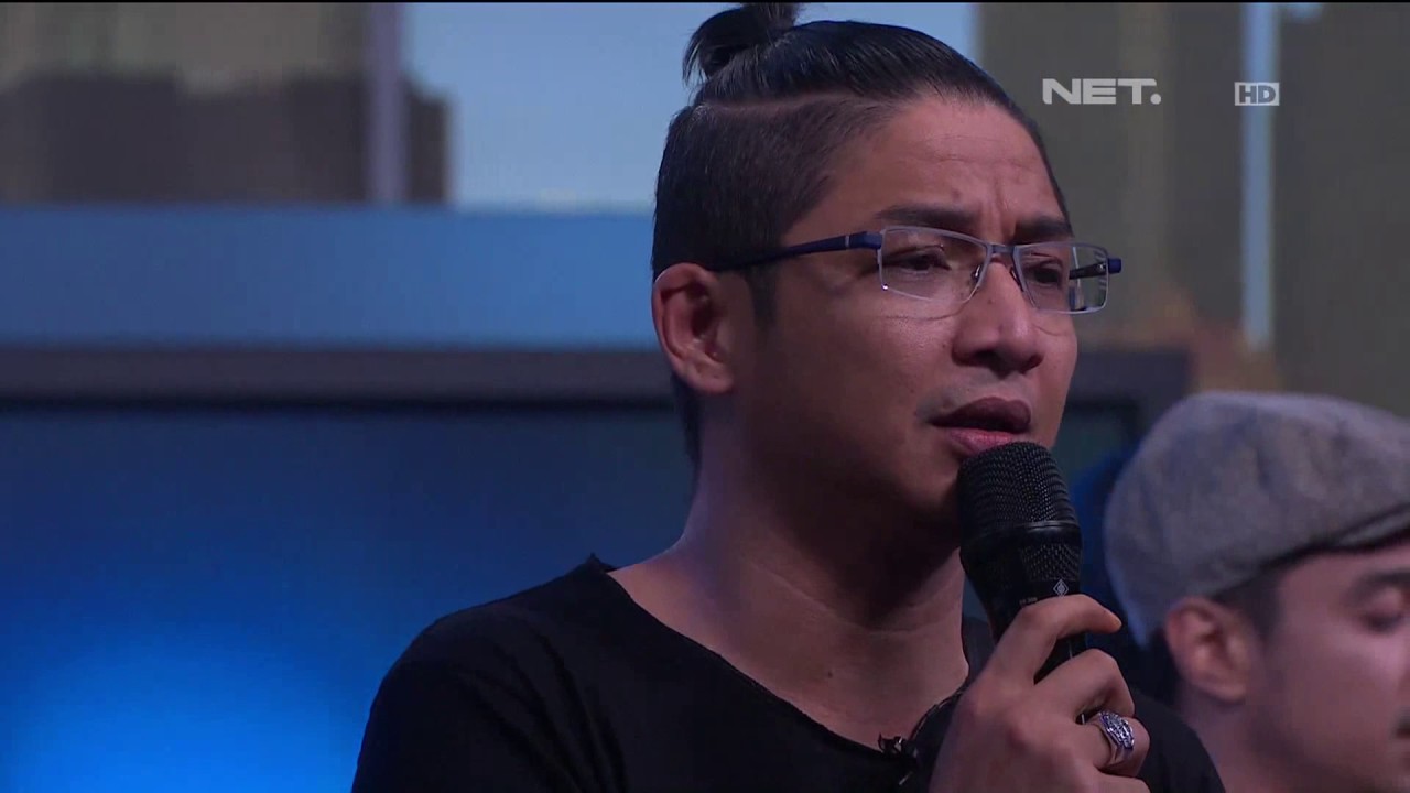 Ungu Band - Aku Tahu ( Live at Sarah Sechan )