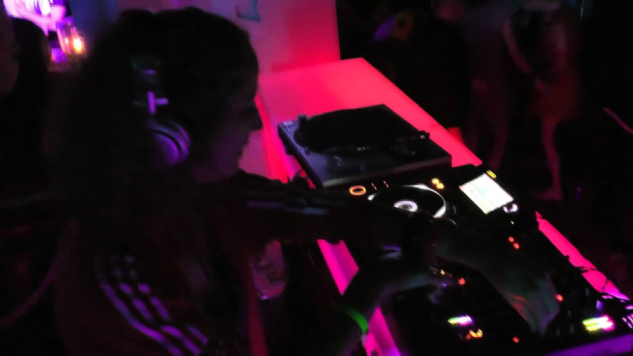 Monika Kruse plays Ruwm (N. Fanciulli Moodymann Edit) @ HouseRepublicParty SonarOff Bcn 20.06.2011