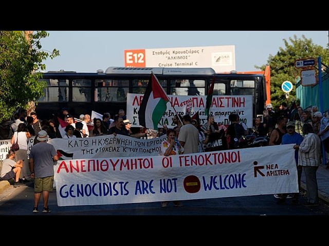 Protests in Greece as Israeli cruise ship 'Crown Iris' docks in Piraeus