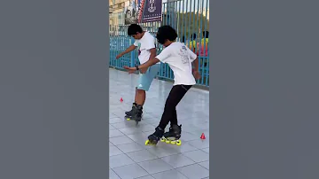 مهارات مع اصغر لاعبة سكيت 