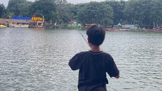 SUASANA MANCING DI DANAU SUNTER JAKARTA