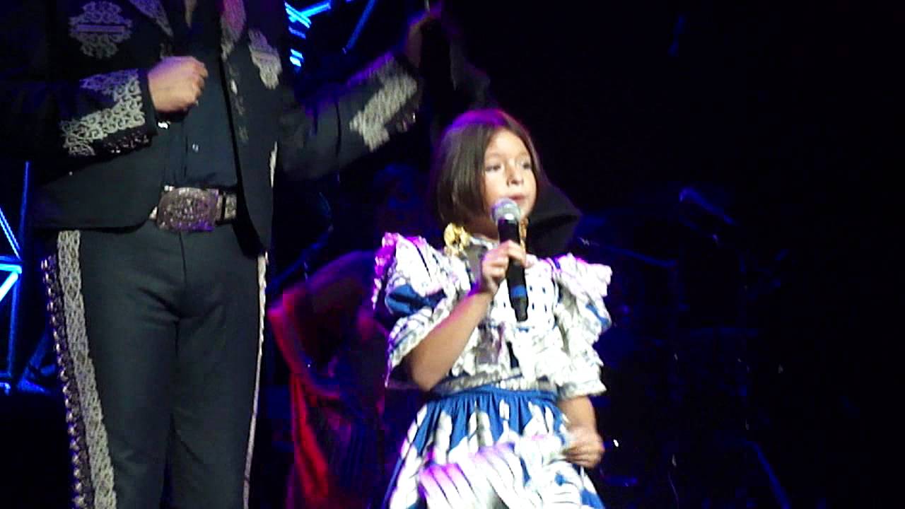 Que Linda Angelita, La hija de Pepe Aguilar en El Gibson