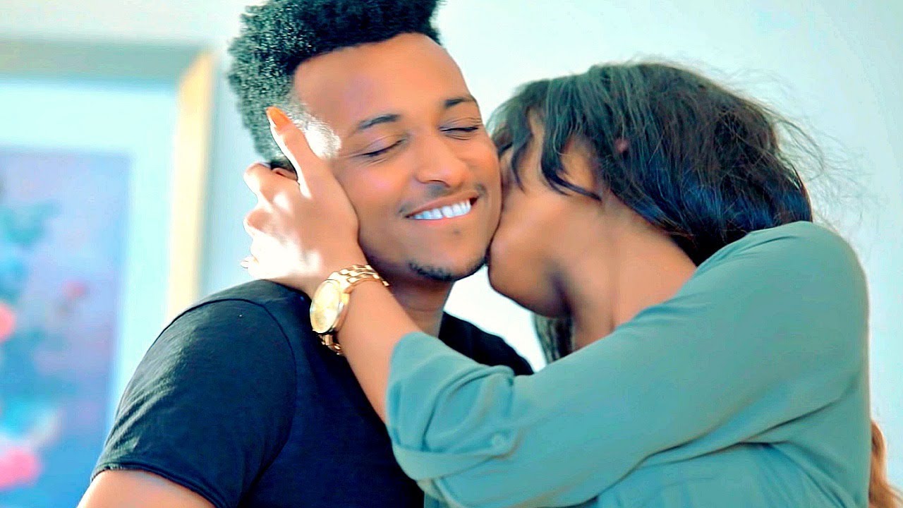 Asegid Eshetu - Nafkeshgnal | ናፍቀሽኛል - New Ethiopian Music 2018 (Official Video)