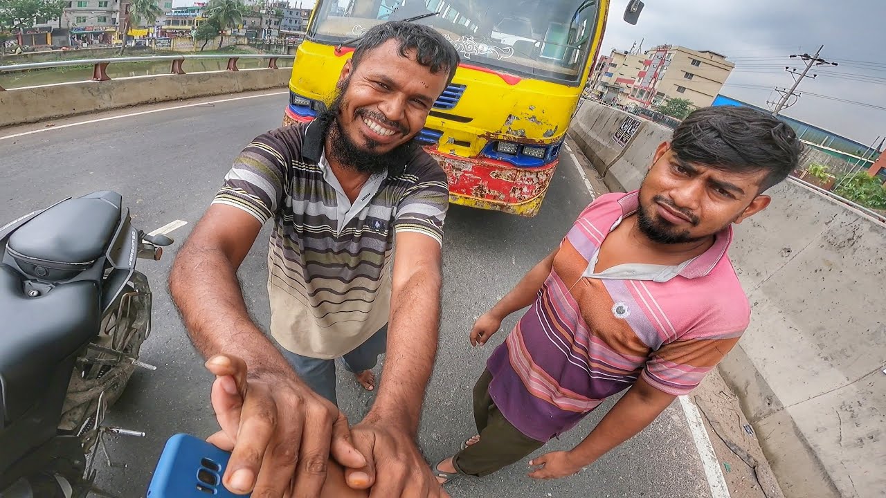 এদের শনাক্ত করুন। নির্লজ্জের হাসি দেখে বুঝার উপায় নেই রাস্তায় এরা কতটা বেপোরোয়া আর ভয়ংকর।