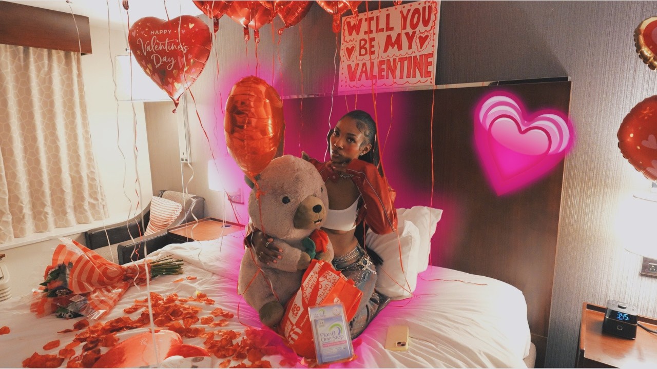 I Surprised Her On Valentine's Day..