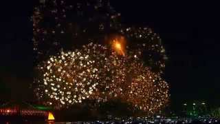 Busan International Fireworks 2014 Canon Rock in Korea Busan International Fireworks 2014 Canon Rock in Korea
